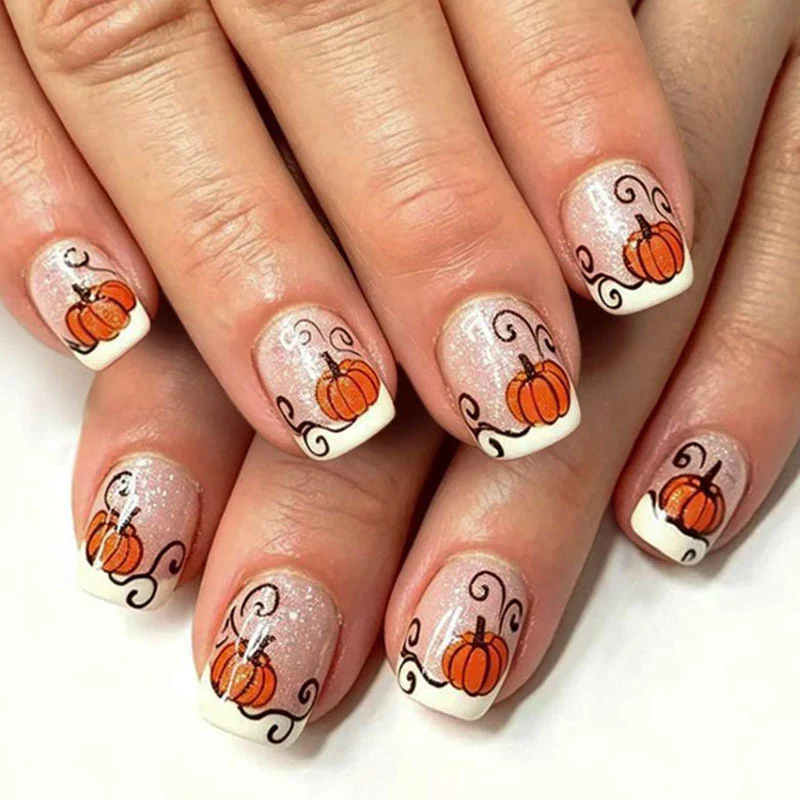 Festliche Kürbis-themed Nail Art