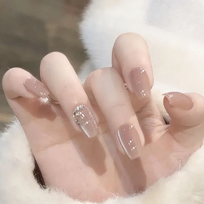 Glamouröse Nagelverlängerungen