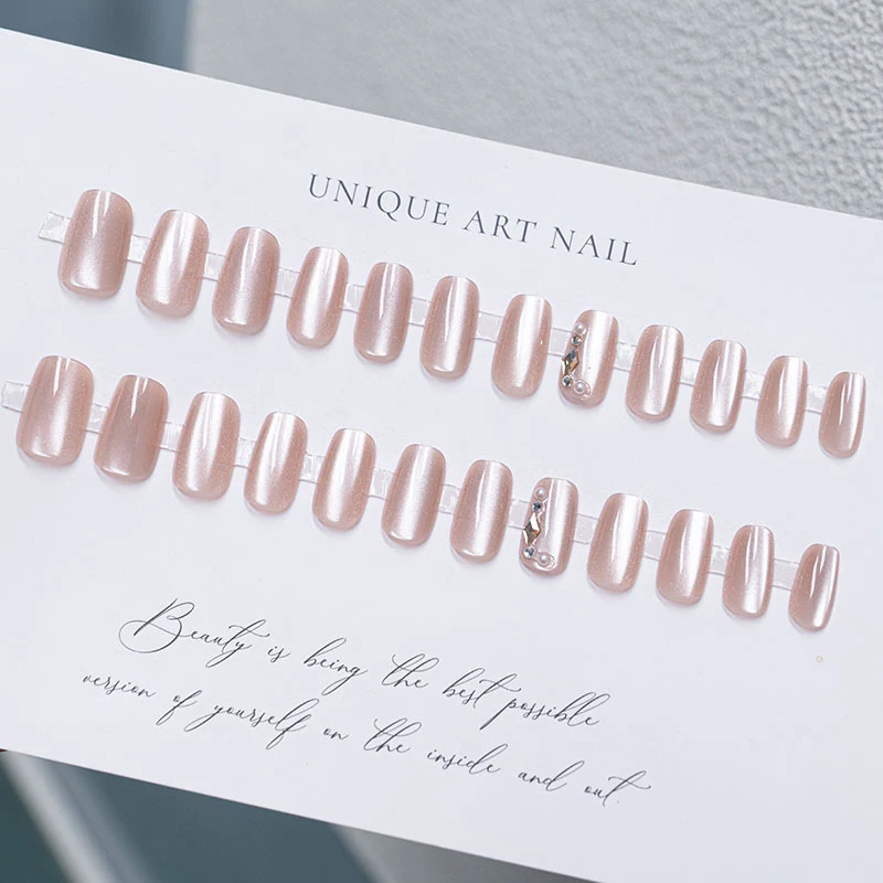 Glamouröse Nagelverlängerungen