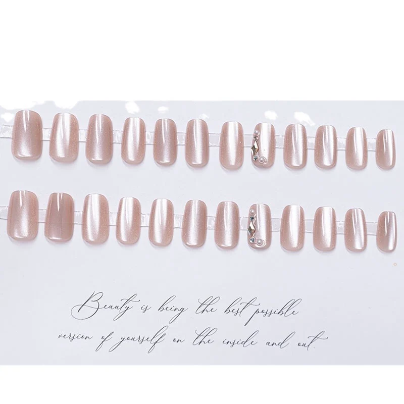 Glamouröse Nagelverlängerungen