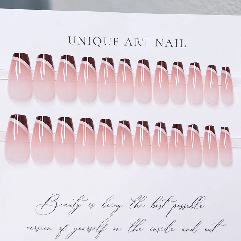 Elegante Slim French Tip Nagelverlängerungen