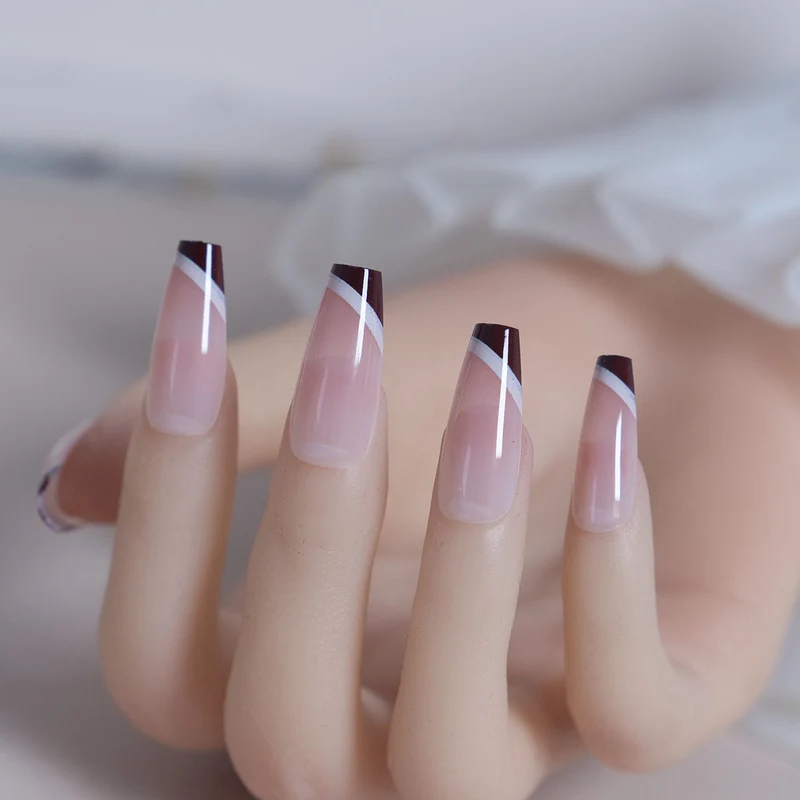 Elegante Slim French Tip Nagelverlängerungen