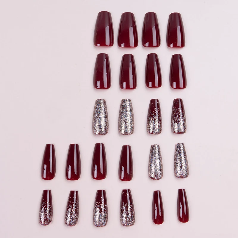Glamourös Glitter Nageldesign