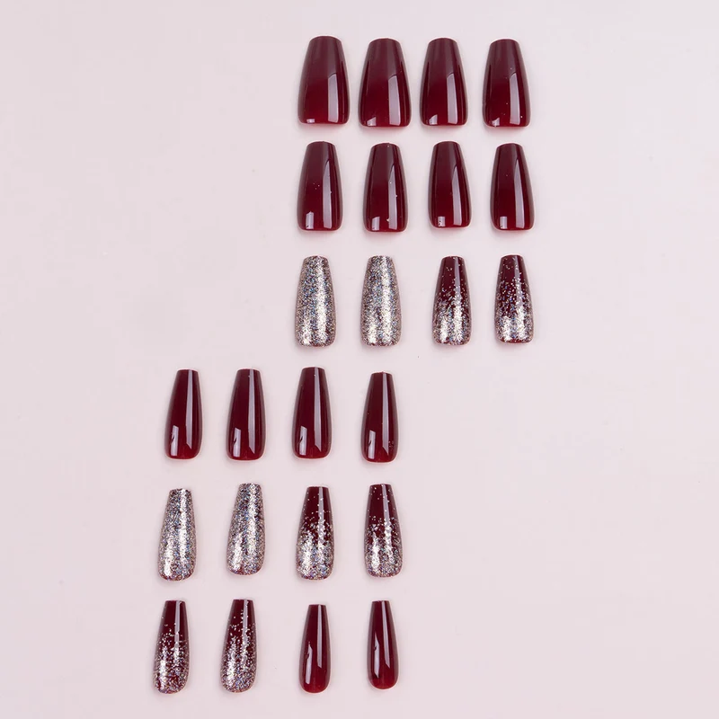Glamourös Glitter Nageldesign