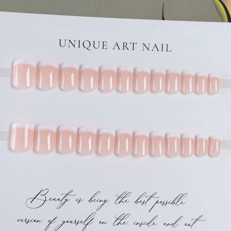Französische Spitzen-Nagelkunst
