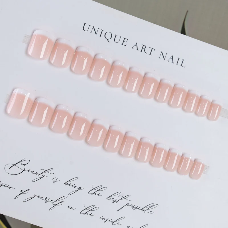 Französische Spitzen-Nagelkunst