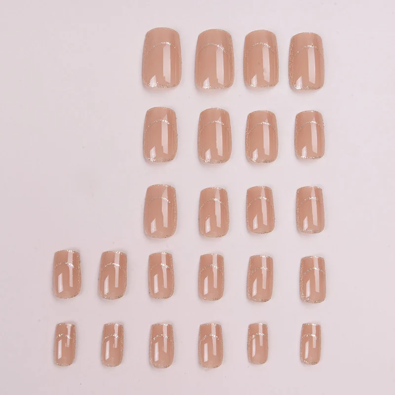 Elegante Druck-Nägel mit Glitzerakzenten