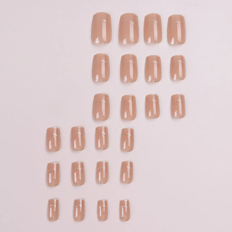 Elegante Druck-Nägel mit Glitzerakzenten