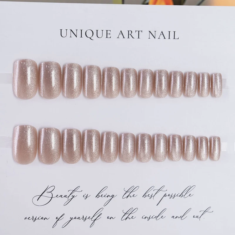 Elegantes Press-On-Nägel-Set mit einzigartigem Glitter-Design