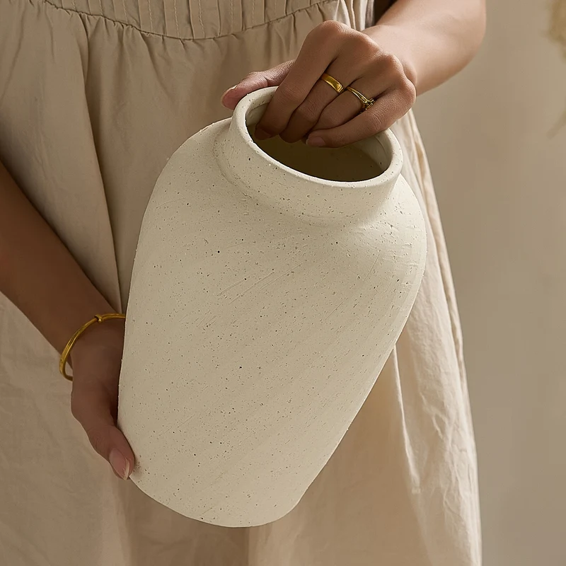 Elegante und moderne Keramikvase Karnz