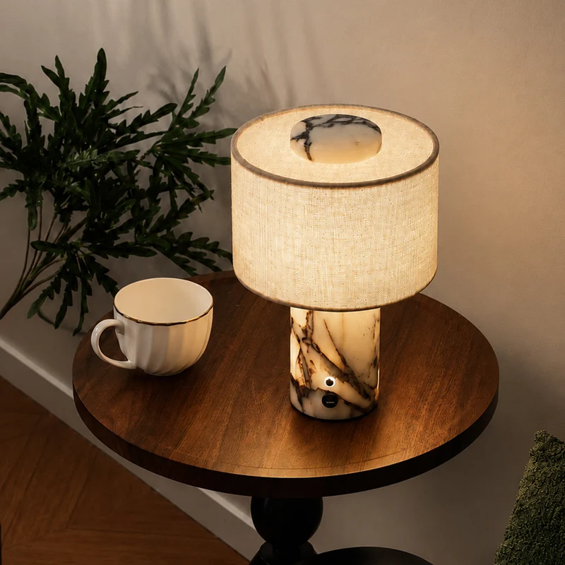 Marmor-Tischlampe Modell 1011, aufladbar oder Netzstrom