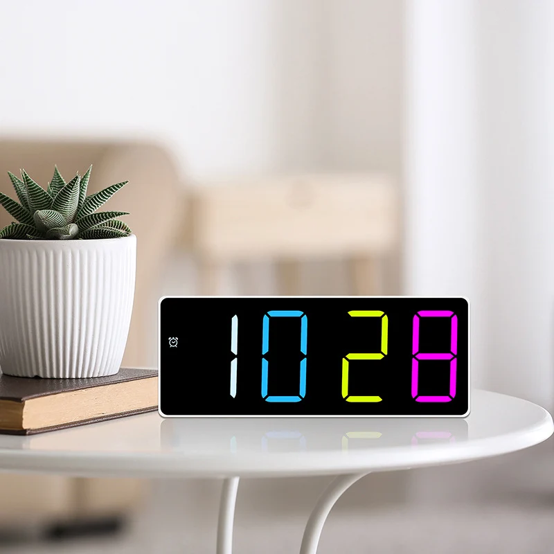 Digitale Wanduhr mit großem LED-Display Karnz
