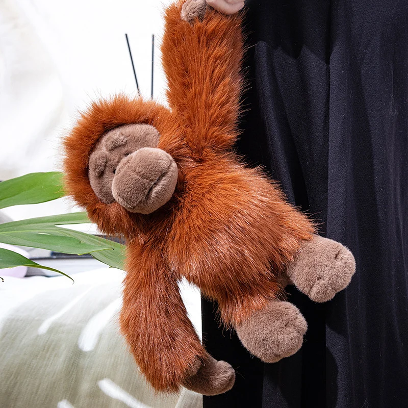 Plüsch sitzender Gorilla Spielzeug mit langem Kunstfell und weichem Füllmaterial Karnz