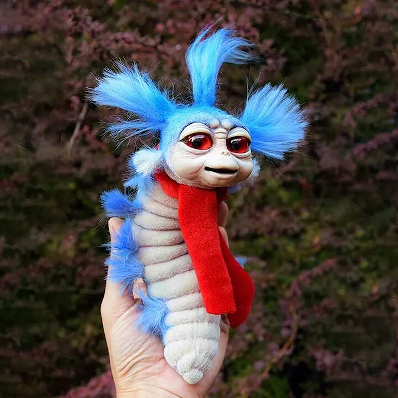 Skanto | Labyrinth Plüschpuppe Irrgarten Wurm Rote Haare Großmaul Monster Tier Plüschtier Süßes Lustiges Geschenk Plüschpuppe Wohnkultur
