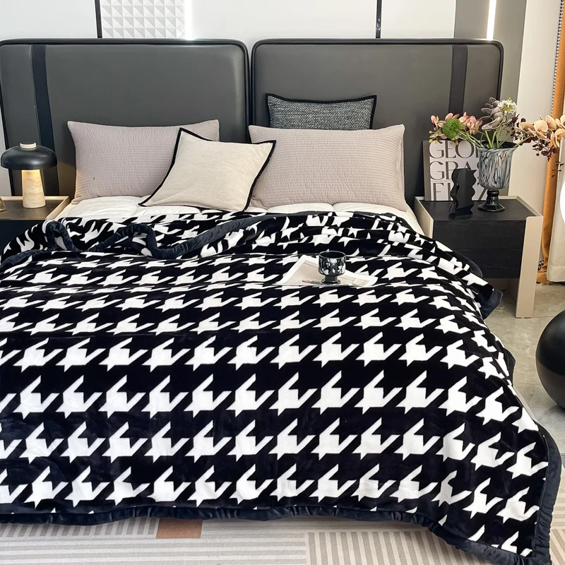 Blumengemusterte Fleece-Wurfdecke Karnz