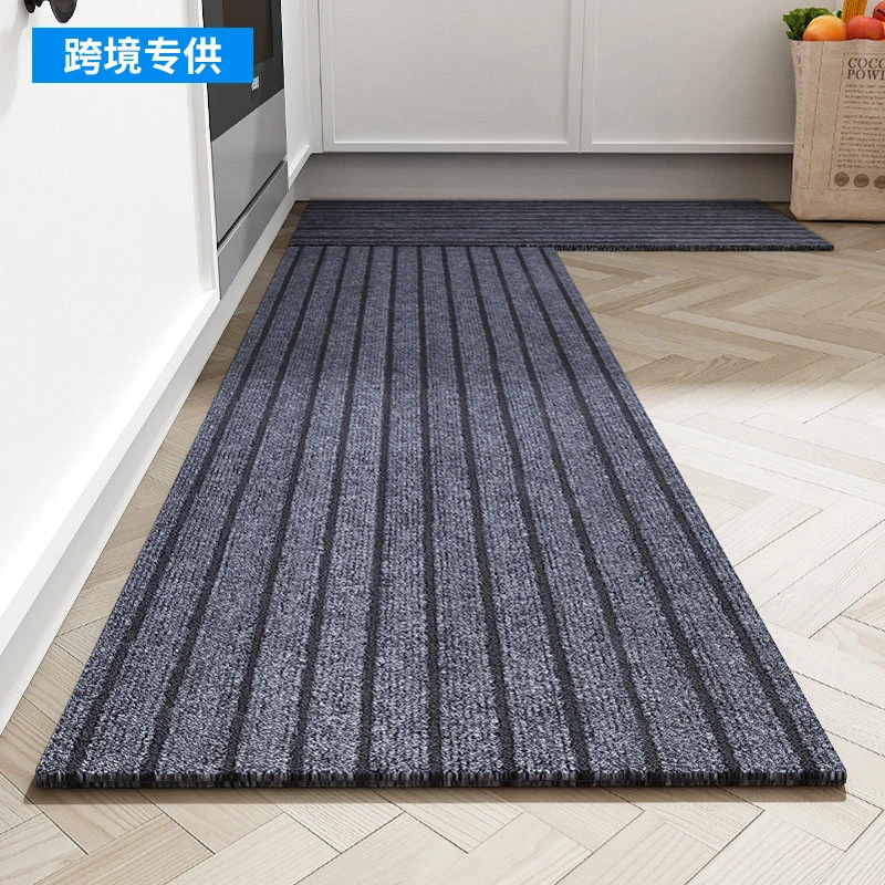 Gemütlicher gestreifter Küchenläufer