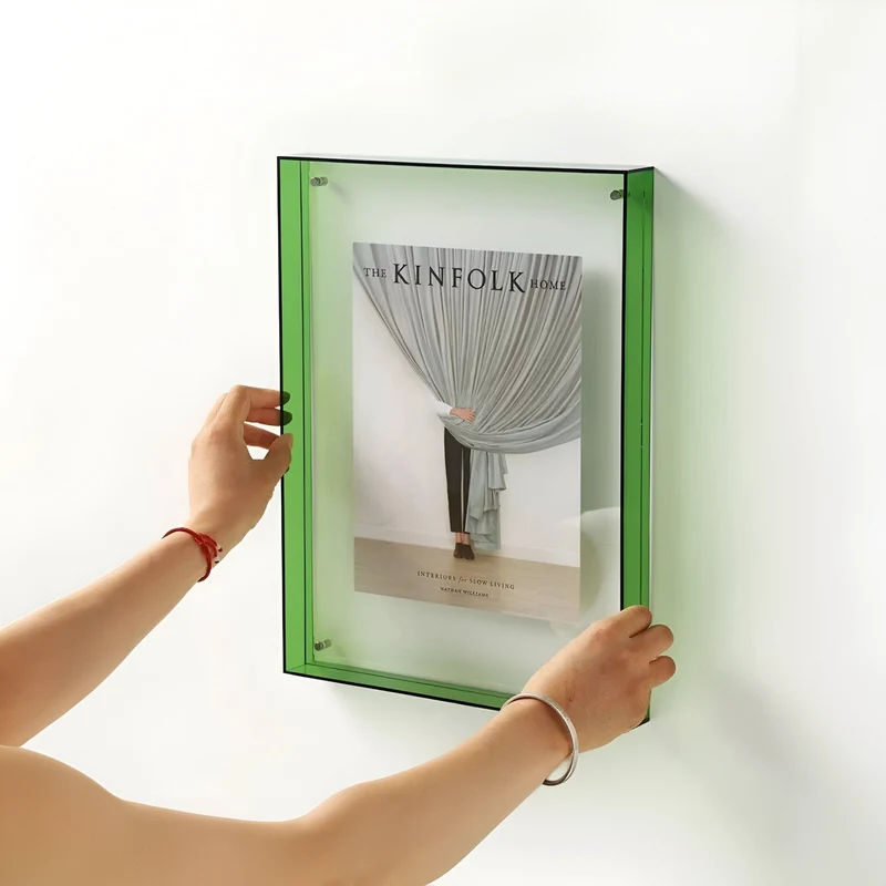 Skanto | Farbiger transparenter Acrylrahmen für moderne Displays
