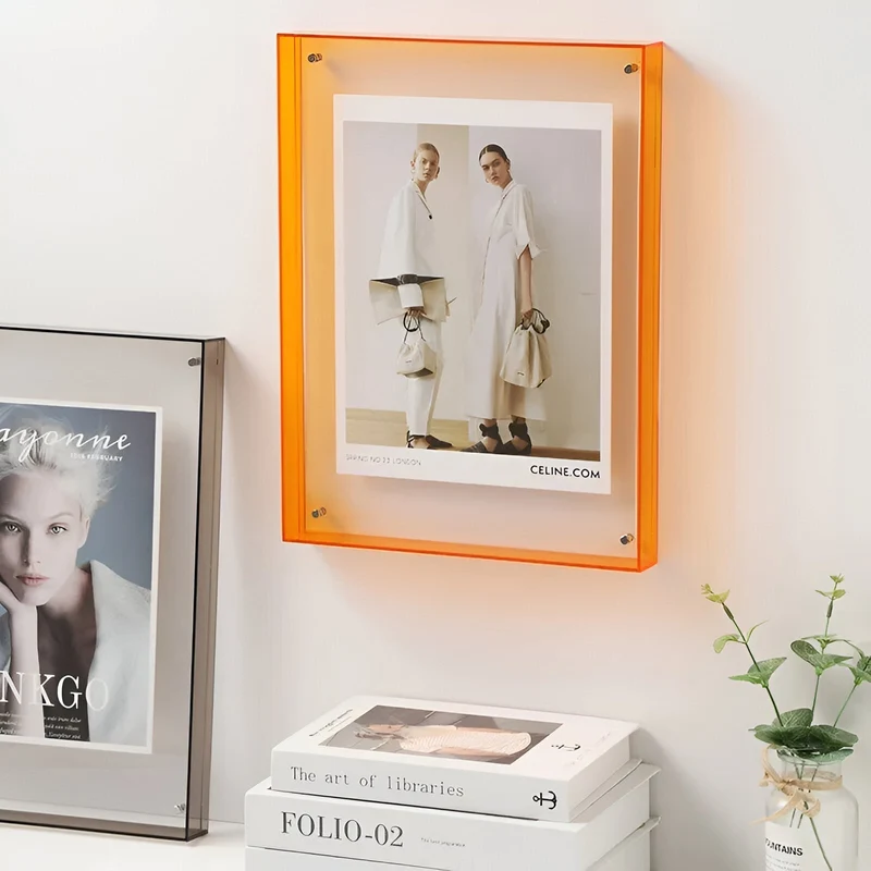 Skanto | Farbiger transparenter Acrylrahmen für moderne Displays