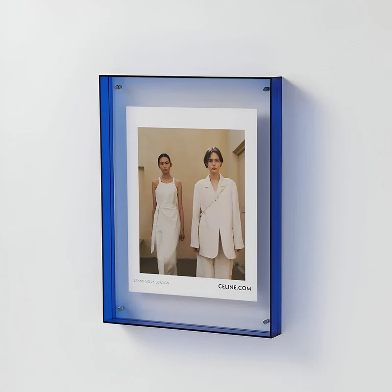 Skanto | Farbiger transparenter Acrylrahmen für moderne Displays