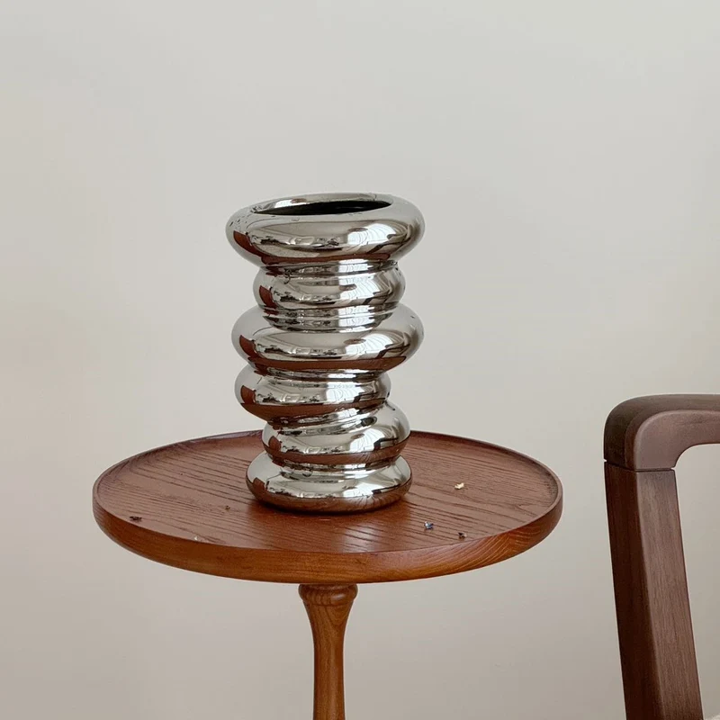 Sculptural Glänzende Keramische Stapel-Glühbirnenvase für Tischdekoration