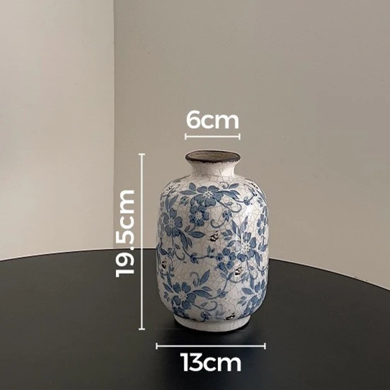 Vintage-inspirierte blaue florale zylindrische Keramikw vase mit Rissglasur und schmalem Hals für Tischdekoration