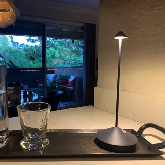 Skanto | Kabellose LED-Tischlampe – Pures Licht