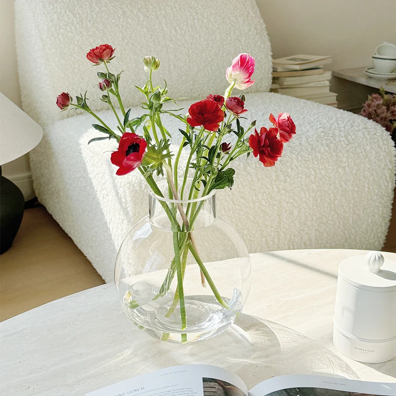 Mouthgeblasene geschwungene Glasblumenarrangementvase mit weitem Hals