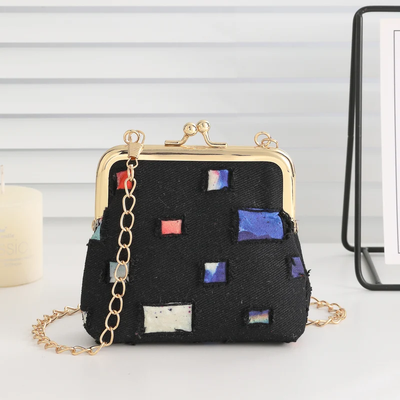 Vintage-inspirierte Stoff-Clutch