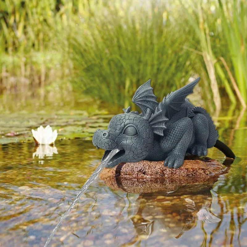Skanto | Wasserspeiende Drachenstatue aus Harz – Wetterfest, realistische Wasserspeier-Szenen, Harz-Gartendekoration
