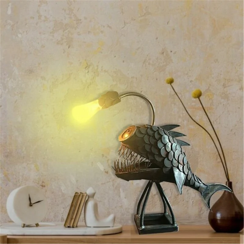 Skanto | Retro Anglerfisch-Schreibtischlampe mit flexiblem Kopf – Künstlerische Tischlampen für Zuhause, Bar, Café-Dekoration