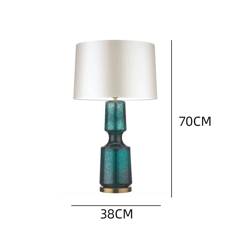 Stilvolle Glastischlampe mit elegantem schwarz Schirm
