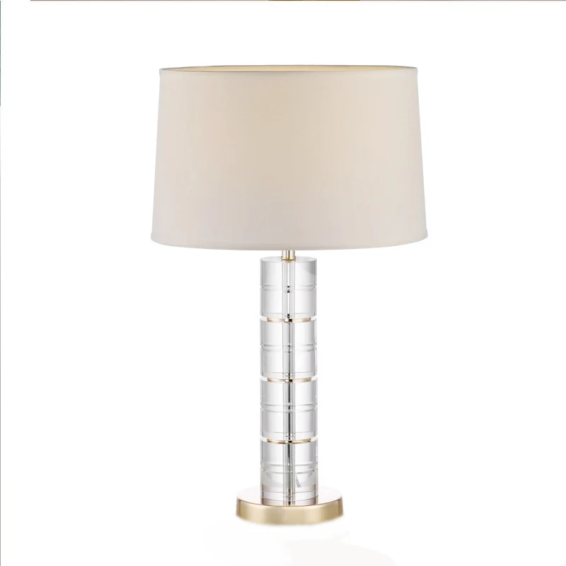 Stylische dekorative Tischlampe mit Kristallbasis