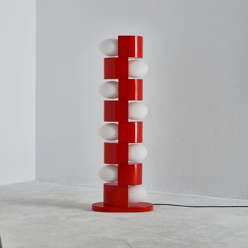 Skulpturale Tower Stehlampe mit modernem Design