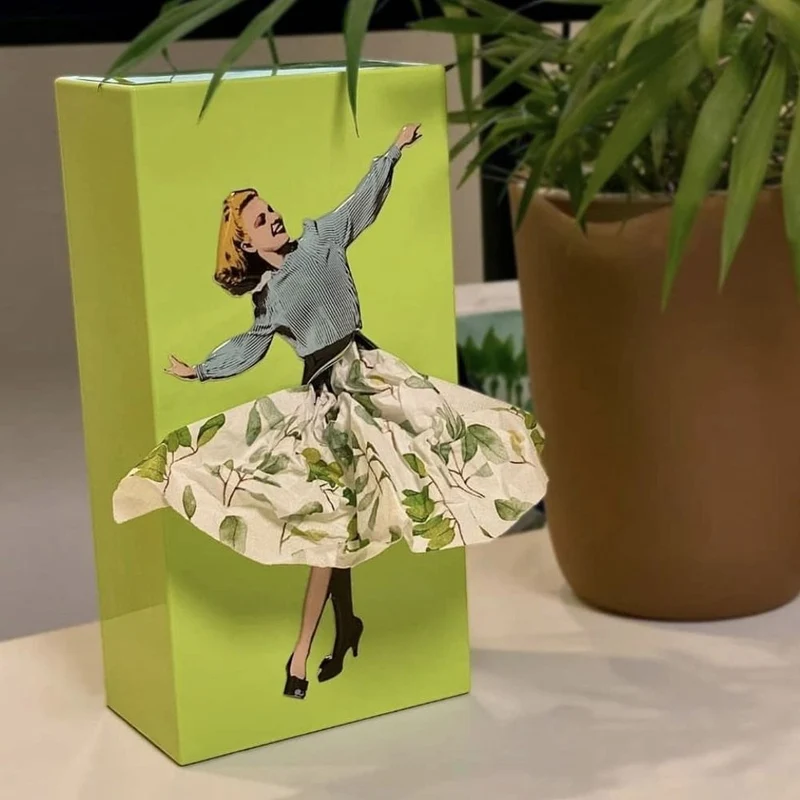 Skanto | Taschentuchbox „Fliegender Rock“