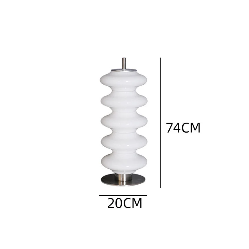 Moderne Tischlampe mit skulpturalem Design