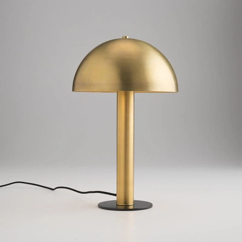 Moderne Tischlampe mit elegantem Globusschirm