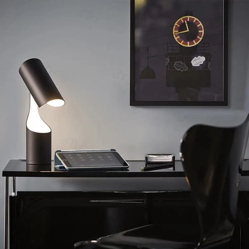 Moderne stilvolle Schreibtischlampe