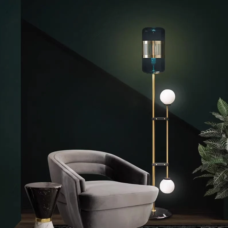 Moderne Statement Stehlampe