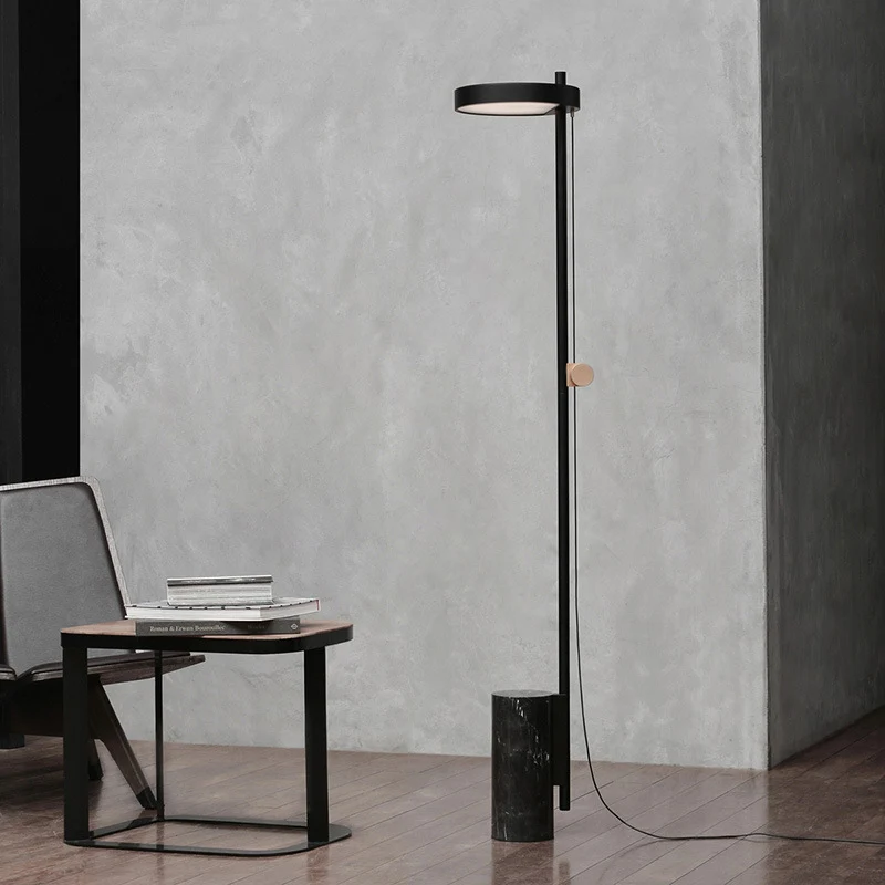 Moderne Skulptur Stehlampe