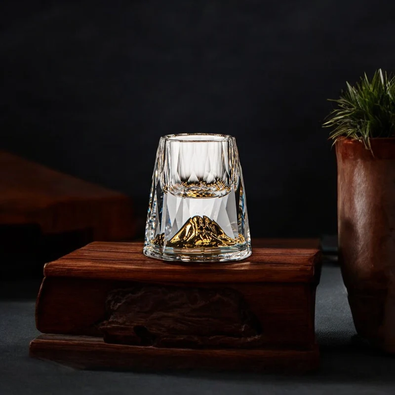 Luxus Kristallgläser mit Goldflocken – Handgefertigt – Set aus 2 – Für Whisky & Premiumgetränke