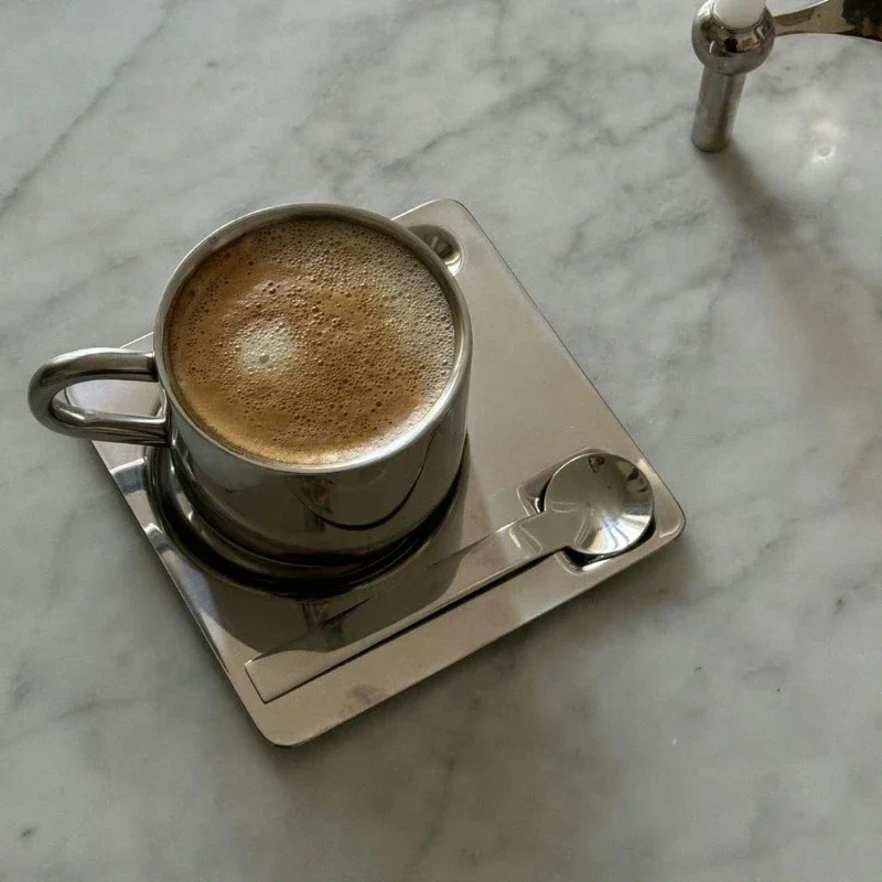 Skanto | Kaffeetasse und Untertasse aus Edelstahl