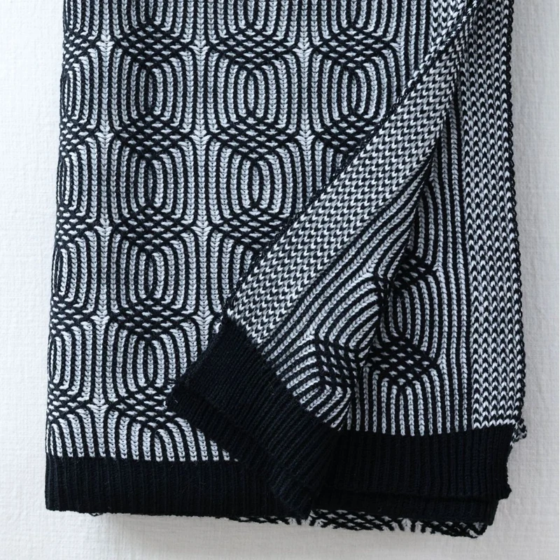 Strukturiertes Strick-Wickelkleid