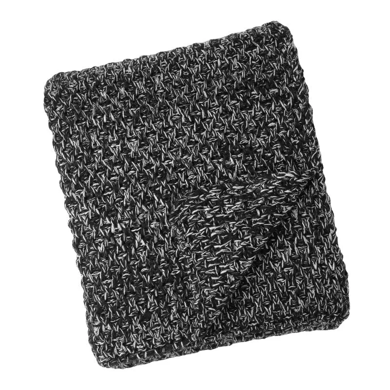 Gemütliche Strickwurfdecke