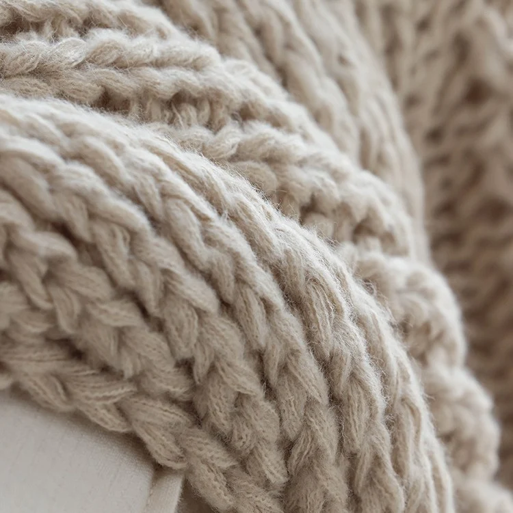 Gemütliche Chunky Strickdecke