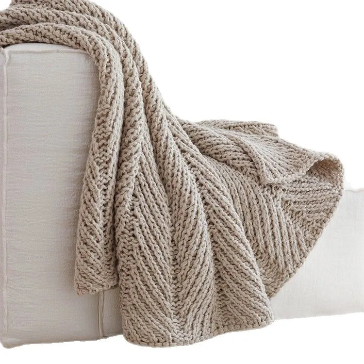 Gemütliche Chunky Strickdecke