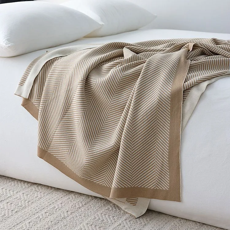 Chevron-Muster-Strick-Wurfdecke