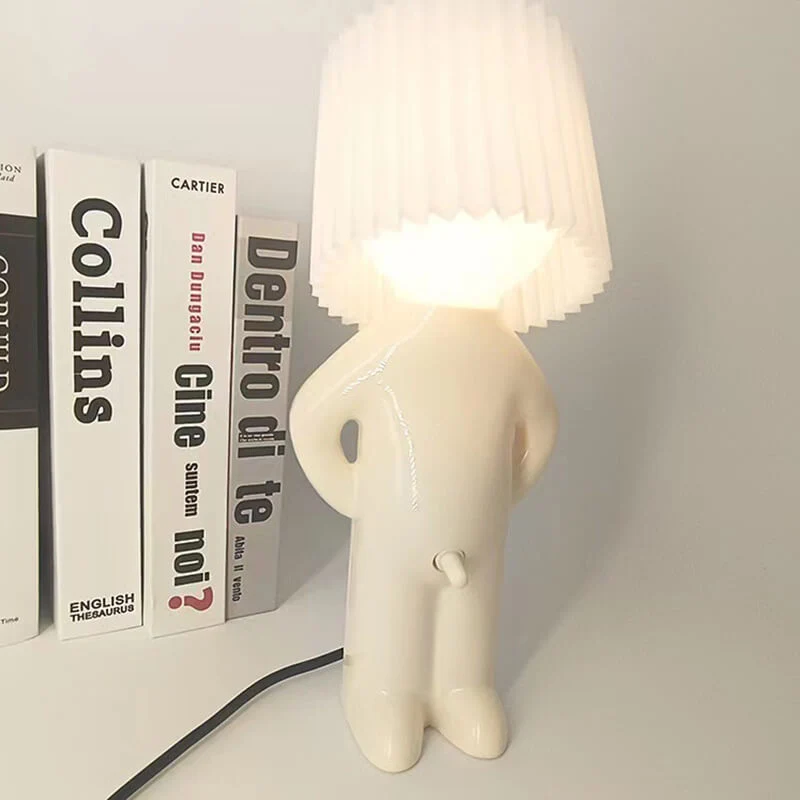 Skanto | Weniger unordentliche Jungen-Tischlampe