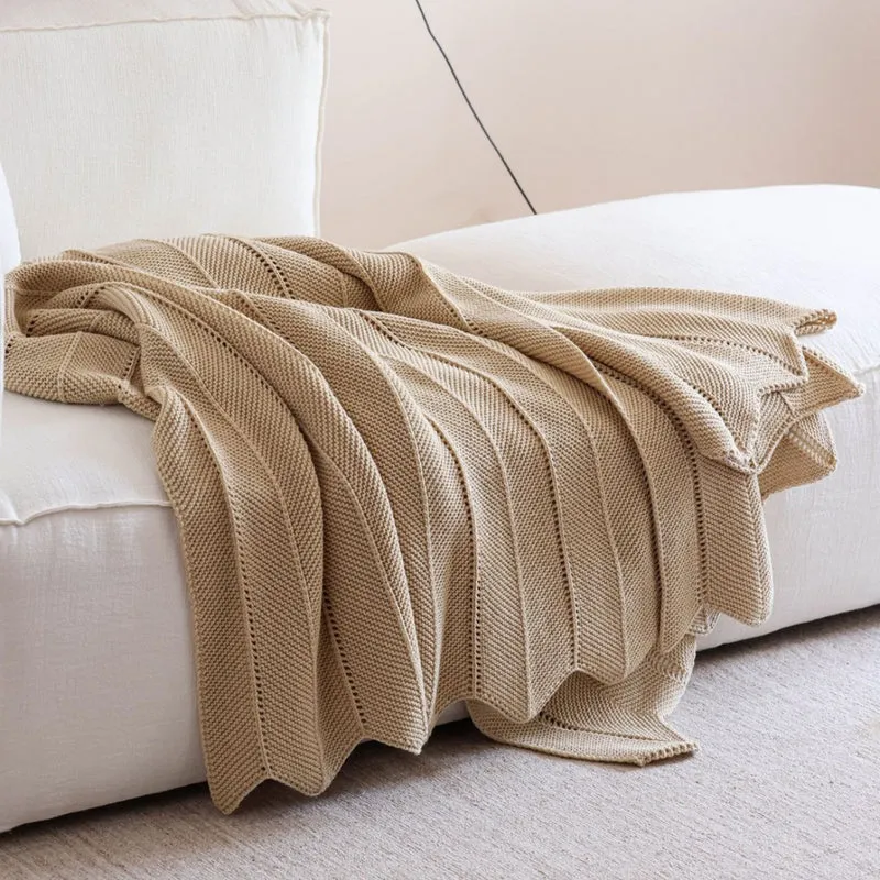 Elegante Strickwurfdecke