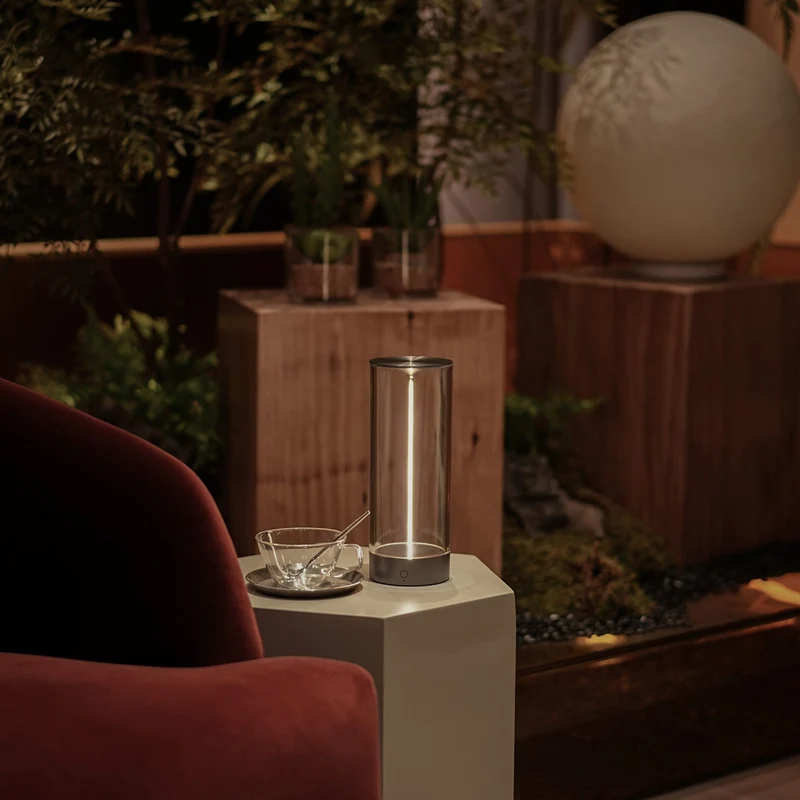 Skanto | GlowBright | Tragbare LED-Lampe mit kabellosem Design