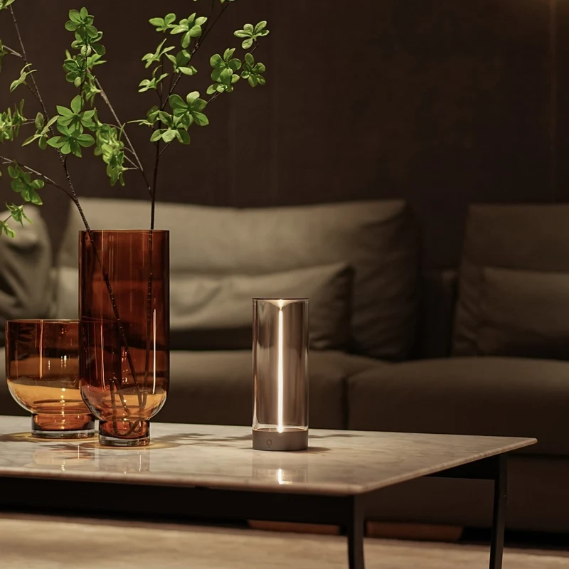 Skanto | GlowBright | Tragbare LED-Lampe mit kabellosem Design